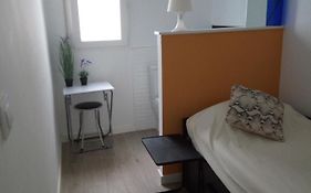 Alquilo Habitacion Individual Con Aseo Privado Solo Chicas, Only Girls